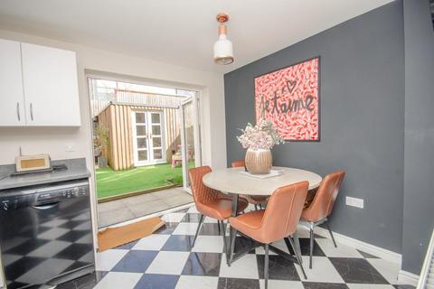 10 Apple Grove, Emersons Green, Bristol, BS16 7LA