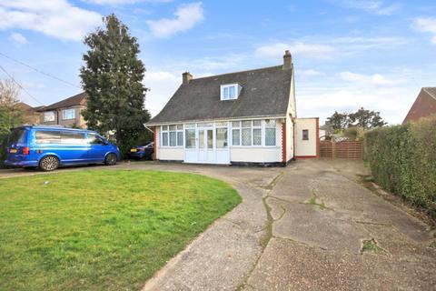 3 bedroom bungalow for sale, Glebe Road, Wickford, Essex, SS11