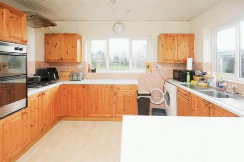 3 bedroom bungalow for sale, Glebe Road, Wickford, Essex, SS11