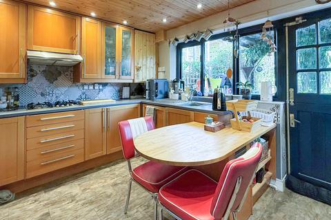 10 Castle View, Westbury, BA13 3HR