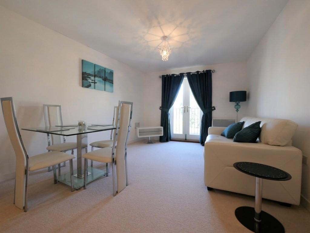LOUNGE &amp; DINING AREA