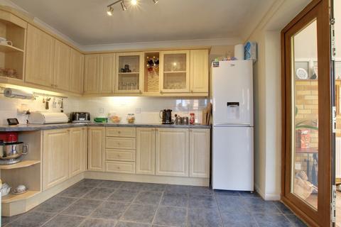 3 bedroom semi-detached house for sale, Birch Avenue, Chatteris