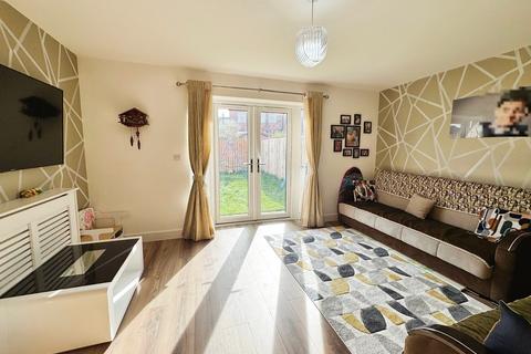 21 Ashley Green, Leeds, LS12 4EW