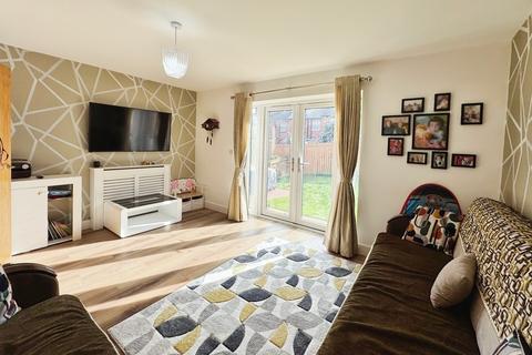 21 Ashley Green, Leeds, LS12 4EW