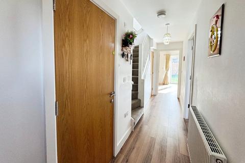 21 Ashley Green, Leeds, LS12 4EW