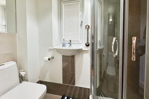 21 Ashley Green, Leeds, LS12 4EW