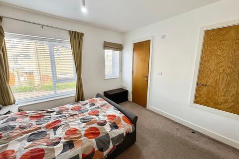 21 Ashley Green, Leeds, LS12 4EW