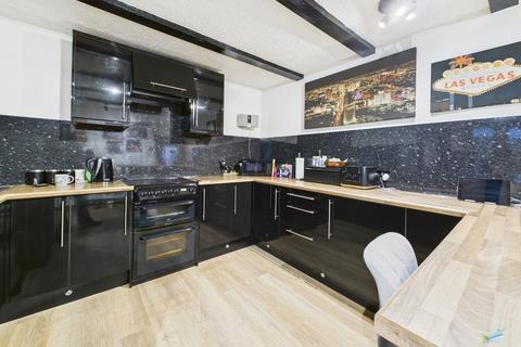 3 bedroom end of terrace house for sale, Willowbank Road, Wirral CH42
