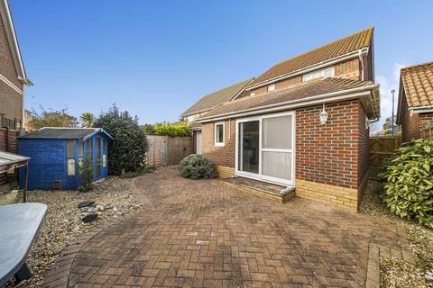 16 Beacon Drive, Selsey, Chichester, PO20 0TW
