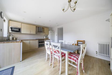 16 Beacon Drive, Selsey, Chichester, PO20 0TW