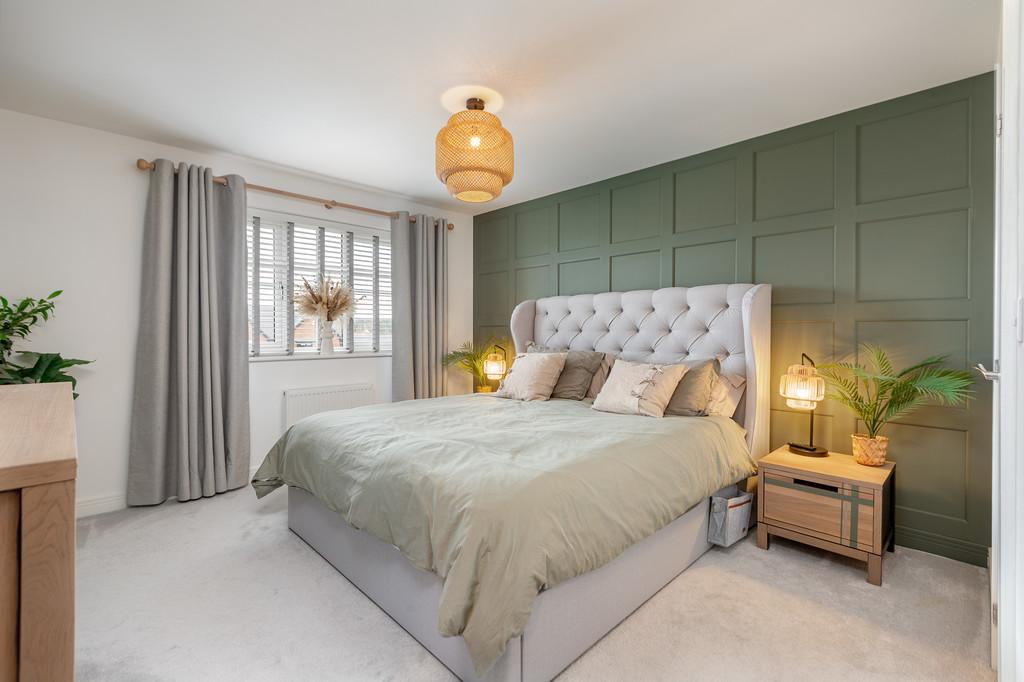 Principle Bedroom Roe Way