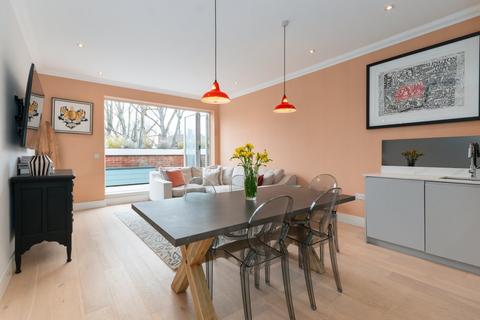 Flat 7, 2 Heathfield Road, London, W3 8EL