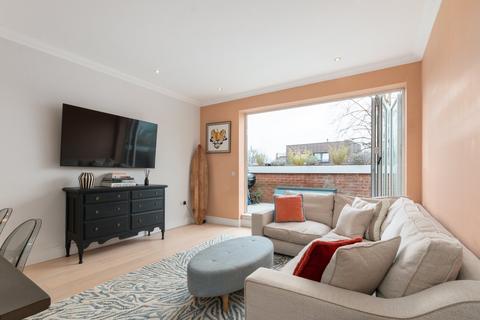 Flat 7, 2 Heathfield Road, London, W3 8EL