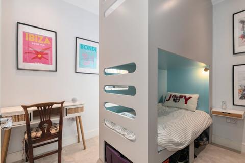 Flat 7, 2 Heathfield Road, London, W3 8EL