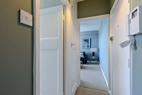 1 bedroom apartment to rent, Hill Street, Mayfair W1J