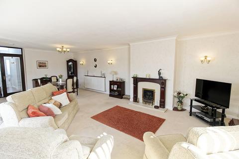 3 bedroom semi-detached bungalow for sale, Holmleigh Gardens, Thurnby
