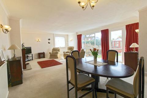3 bedroom semi-detached bungalow for sale, Holmleigh Gardens, Thurnby