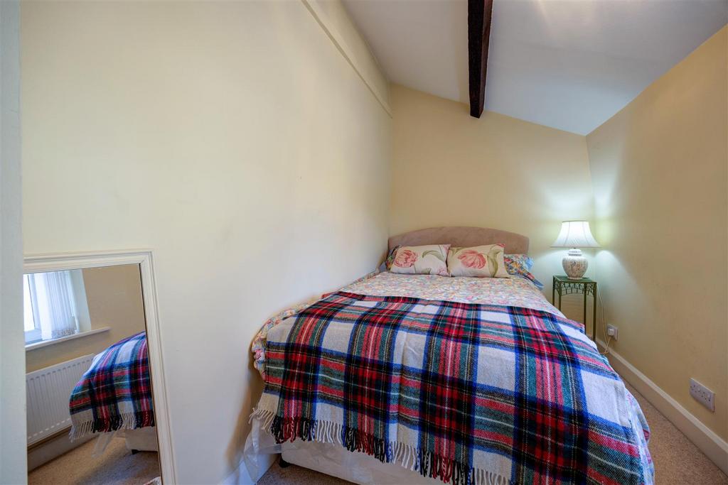 Bed1 02.jpg