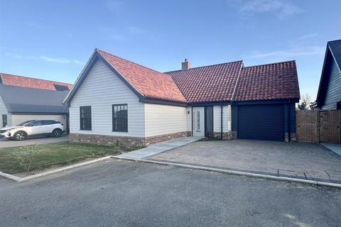 3 bedroom detached bungalow for sale, Caird Field, Henley, Ipswich IP6