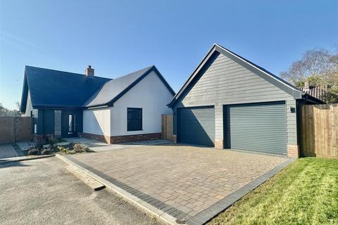 3 bedroom detached bungalow for sale, Caird Field, Henley, Ipswich IP6