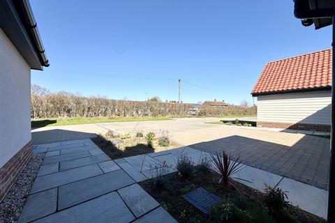 3 bedroom detached bungalow for sale, Caird Field, Henley, Ipswich IP6