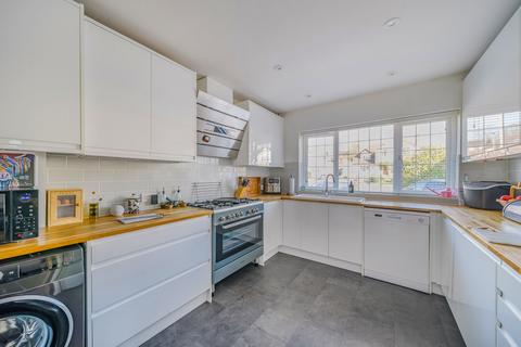 27 Cavendish Road, Woking, GU22 0EP