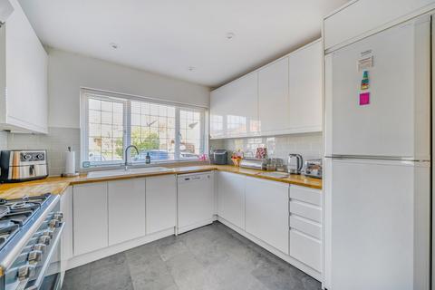 27 Cavendish Road, Woking, GU22 0EP