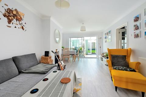 19 Foxley Close, Blackwater, Camberley, GU17 0JY