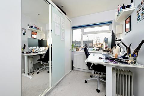 19 Foxley Close, Blackwater, Camberley, GU17 0JY