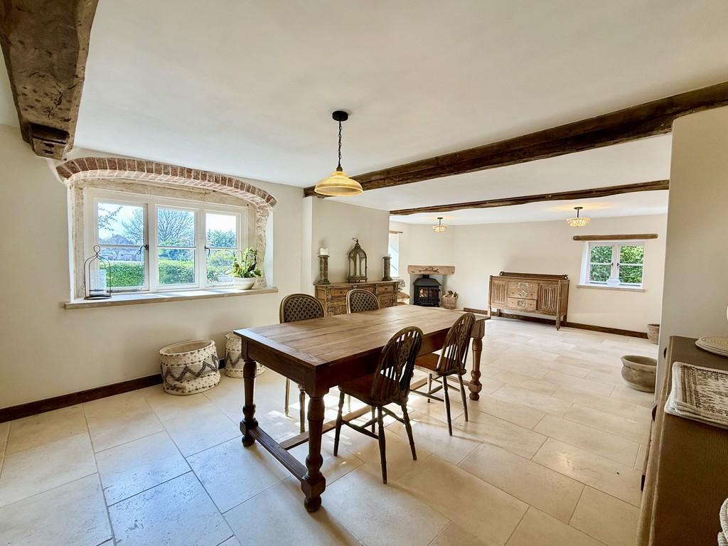 Sitting/Dining Room