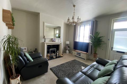 3 bedroom terraced house for sale, Cleckheaton Road, Low Moor, Bradford, BD12