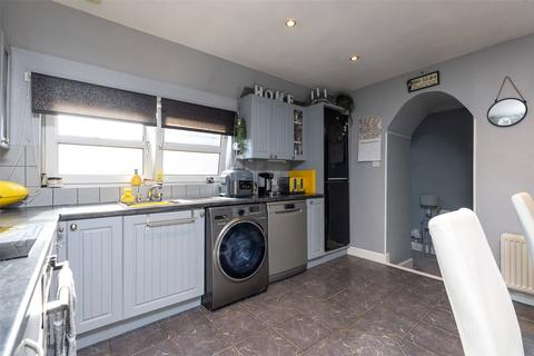 3 bedroom flat for sale, Back Isaville, Main Street, Bankfoot, Perth, PH1