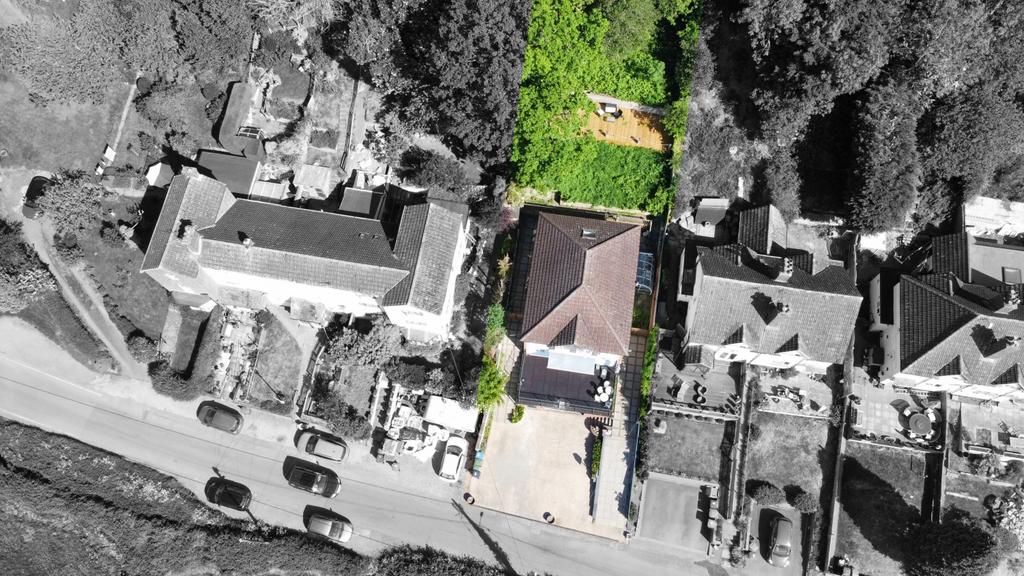 Aerial with B&amp;W