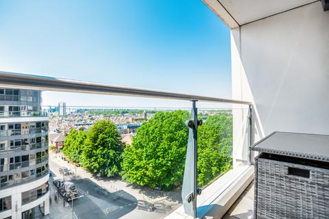 2 bedroom flat for sale, Octavia House, 213 Townmead Road, London