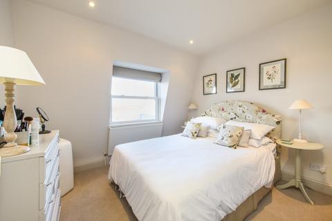 2 bedroom flat for sale, 240-242 Upper Richmond Road, London
