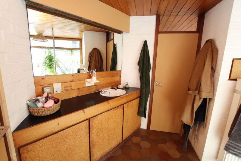 Bathroom photo 2