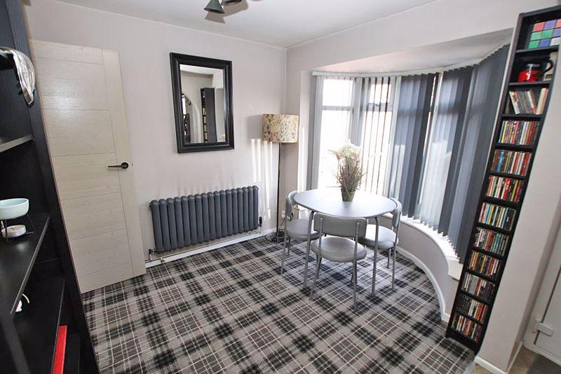 Dining area photo 2