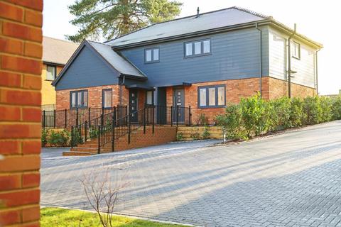 3 bedroom semi-detached house for sale, Chartland Close, Bookham