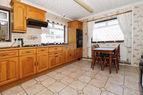 3 bedroom end of terrace house for sale, Kings Road, Rushall, WS4 1JB