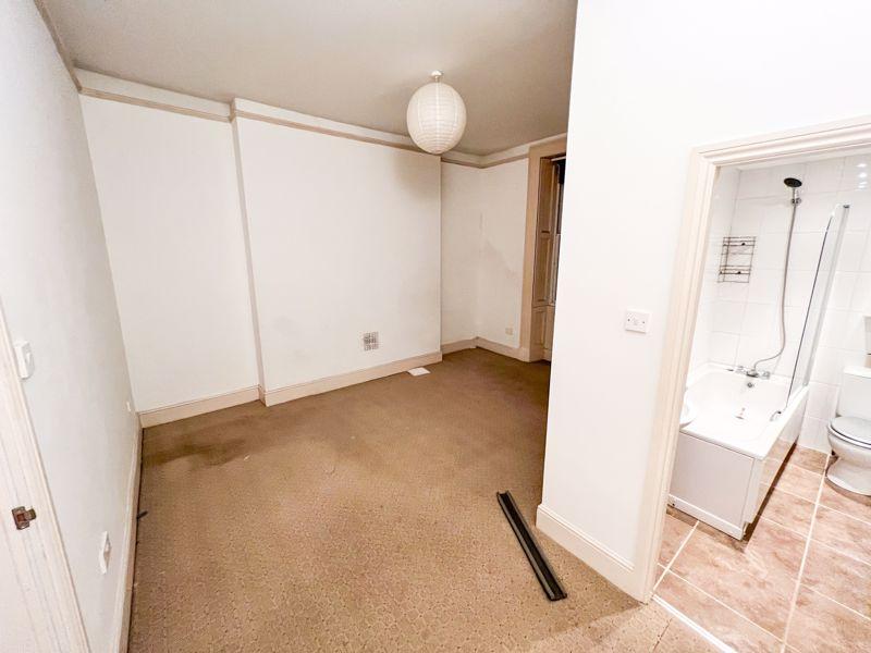 42 Victoria Road,