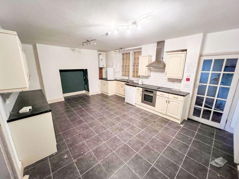 42 Victoria Road,