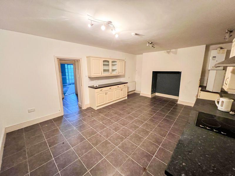 42 Victoria Road,