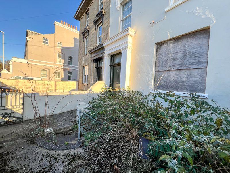 42 Victoria Road,