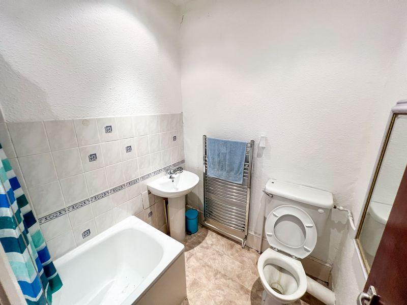 42 Victoria Road,