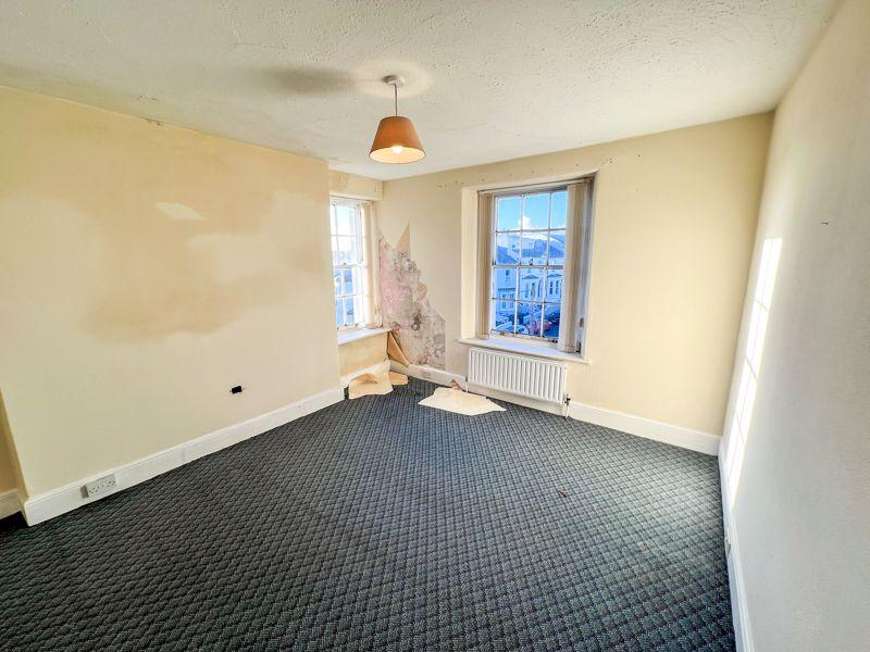 42 Victoria Road,