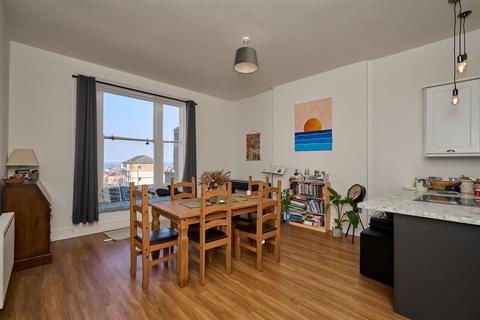 3 bedroom apartment for sale, Cross Street, Ryde
