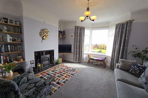 32 Beach Terrace, Newbiggin-by-the-sea, NE64 6XE