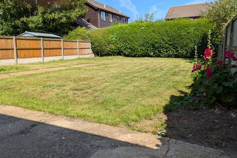 2 bedroom bungalow for sale, Hawkinge - Offers in Excess of £300,000