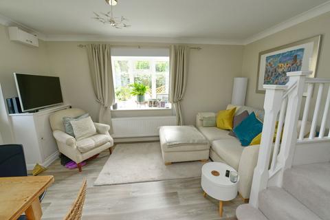 15 Britten Close, Ash, Aldershot, GU12 6LS