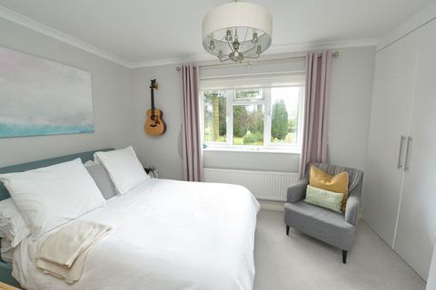 15 Britten Close, Ash, Aldershot, GU12 6LS